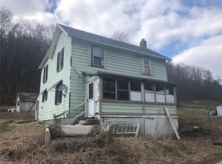 186 School St SE, New Philadelphia, OH 44663