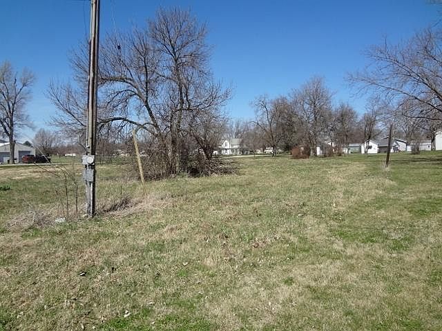1st image of 0 Oak Ave