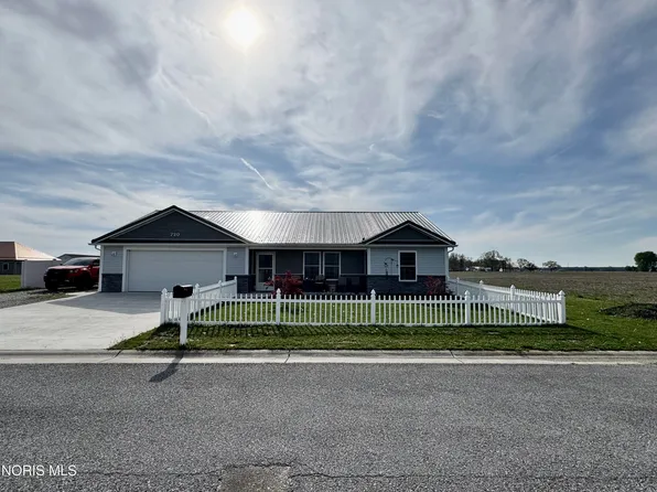 720 Bergman Dr, Sherwood, OH 43556