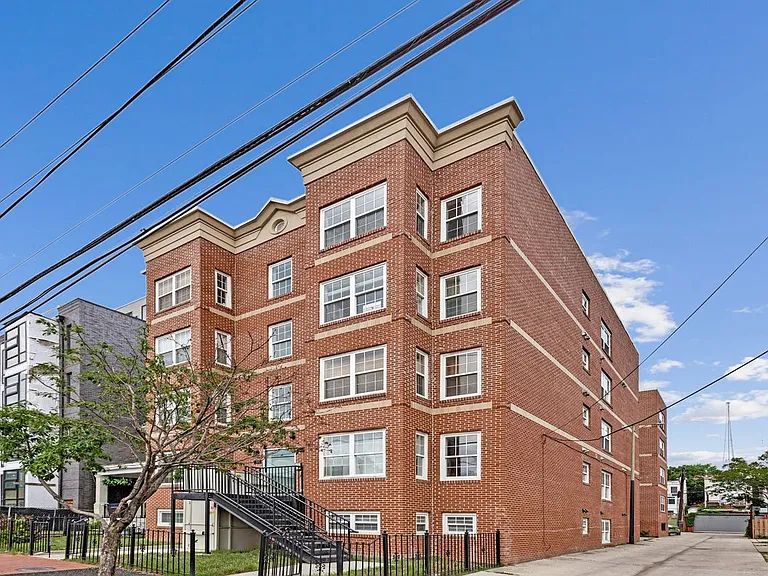 911 Kennedy St NW #11B — Photo 33