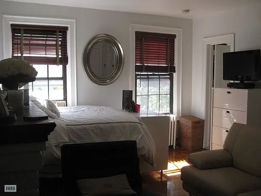 Rented by Brown Harris Stevens | media 10