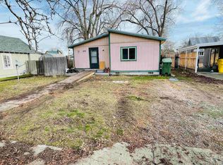 632 NW 2nd St, Ontario, OR 97914