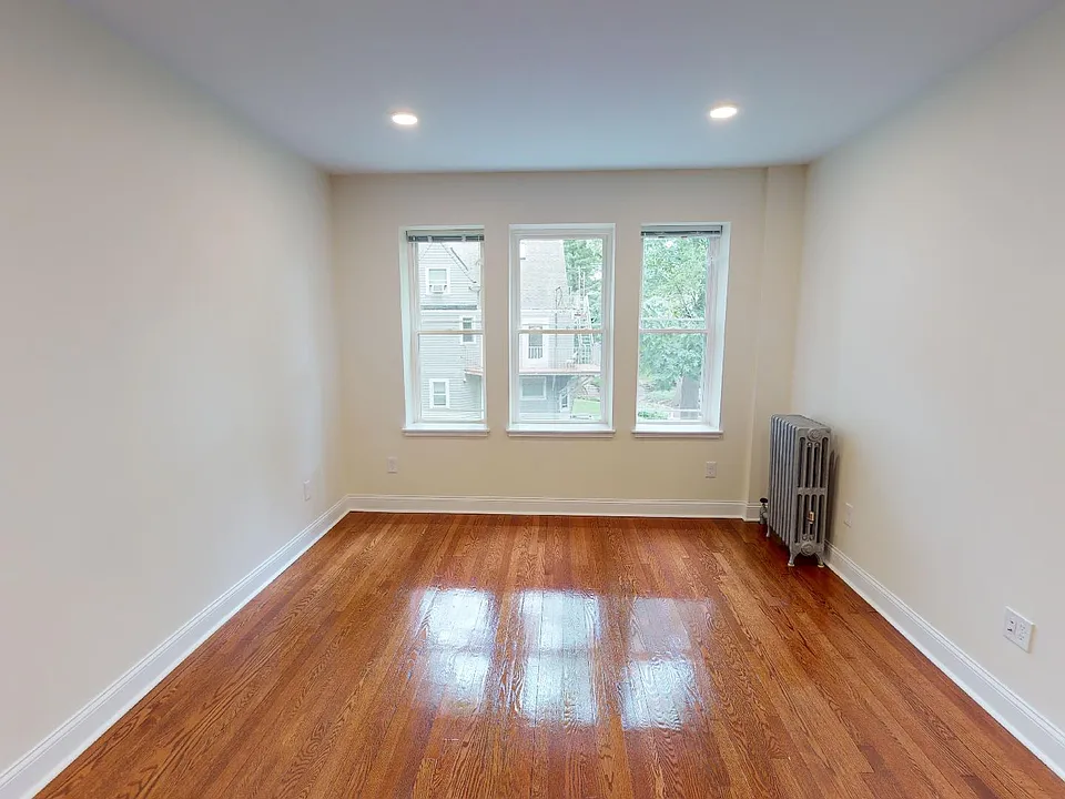123 Sutherland Rd #14