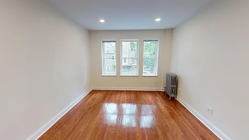 123 Sutherland Rd #14 Photo 1