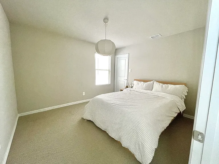 2624 Wellington Ln — Photo 8