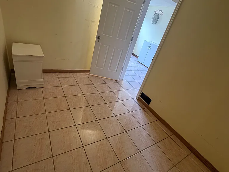 690 Jane St — Photo 11