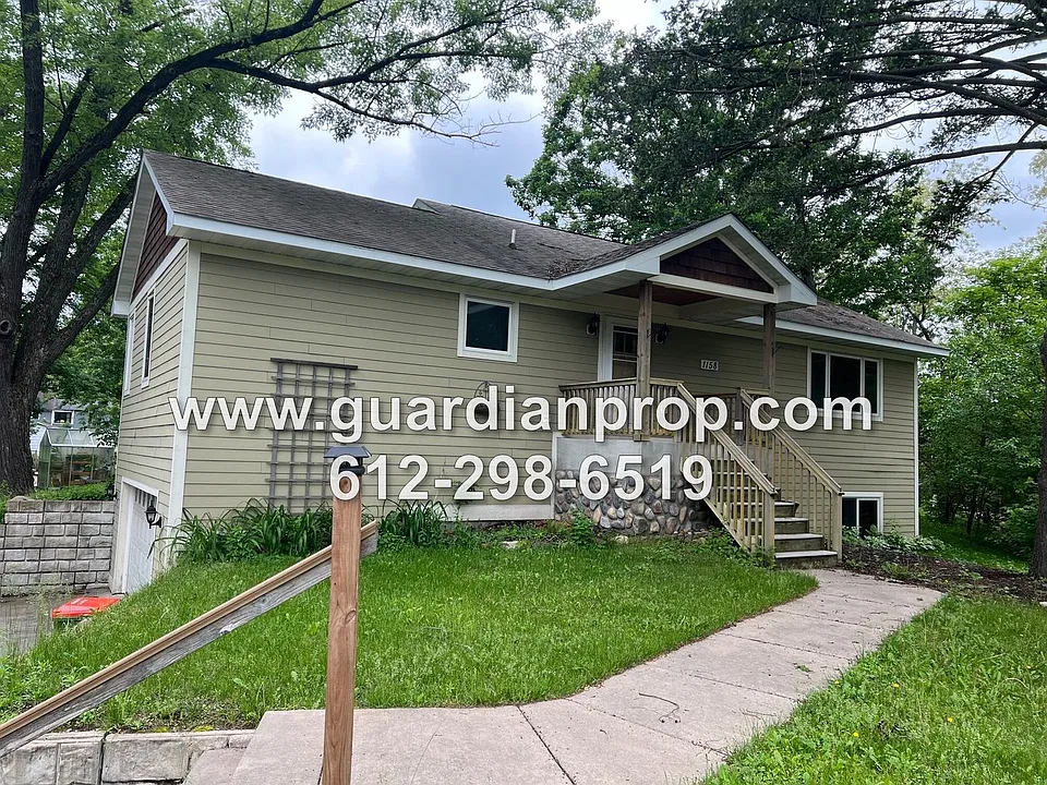 1158 Summit Ave
