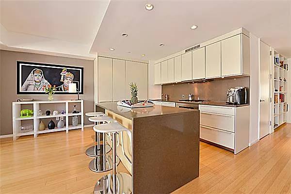Sold by Living New York | media 20