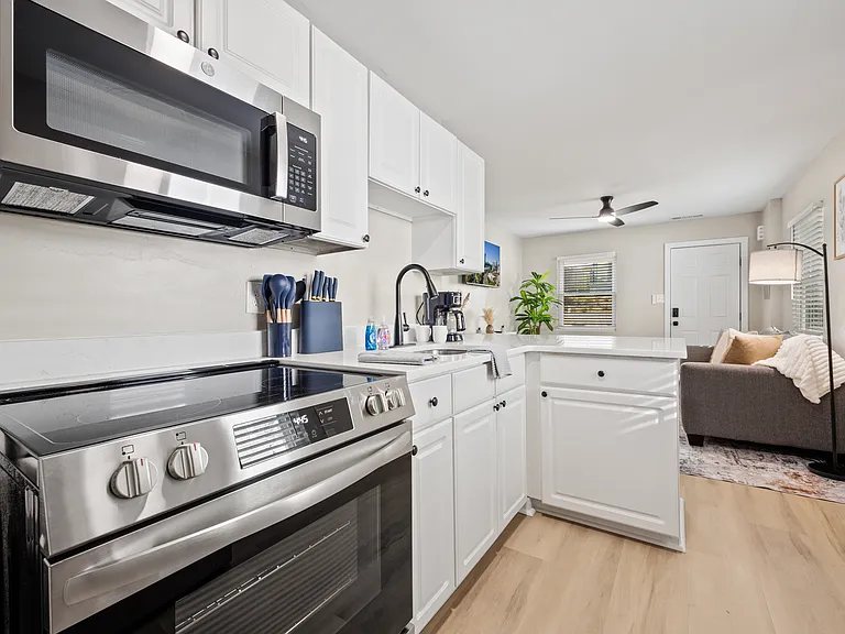 153 S Ave SE #1 — Photo 7