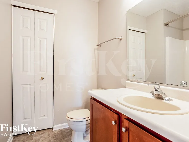 6802 N Denton Ct — Photo 13