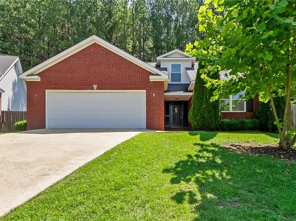 4007 Savanah St, Northport, AL 35473