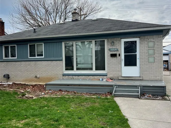 18330 Marquette St, Roseville, MI 48066