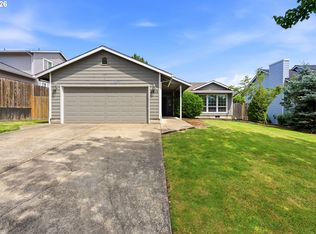 2453 SW Peggy St, McMinnville, OR 97128