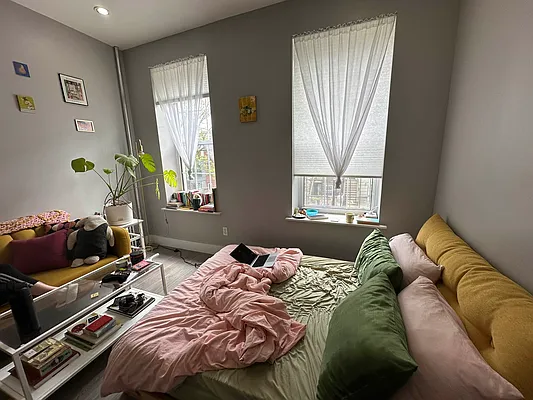 Rented by R New York | media 1