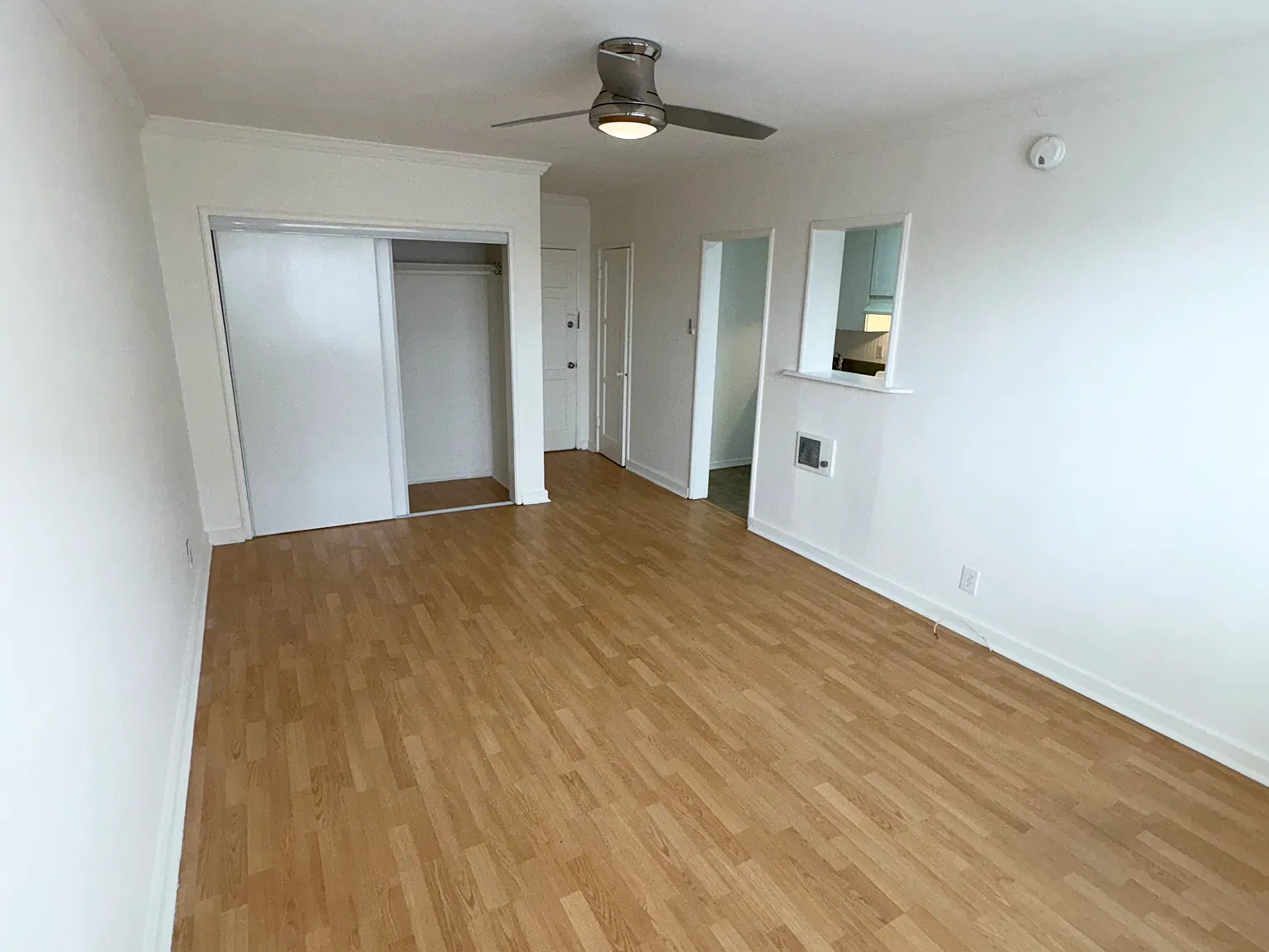 Studio, 450 sqft, $1,595 — Photo 3