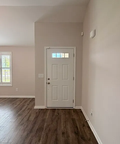 660 Constitution Dr — Photo 3