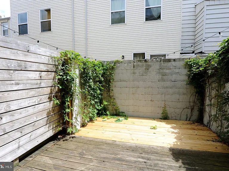 1107 N Lee St — Photo 10