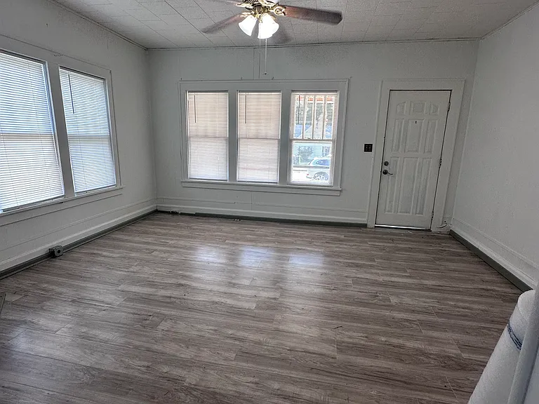 904 S Cherry St — Photo 10