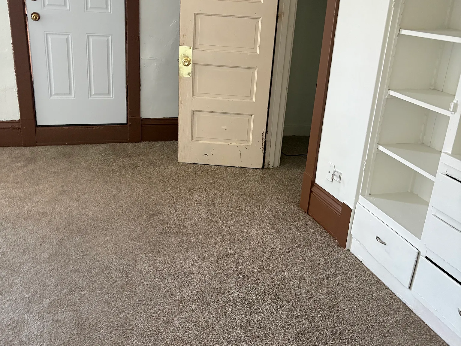2 bed, $1,200 — Photo 2