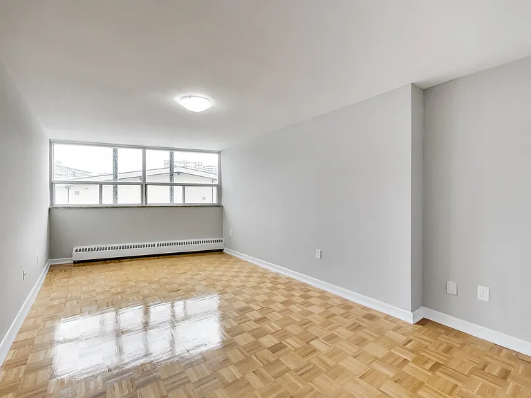 6000 Bathurst St — Photo 80