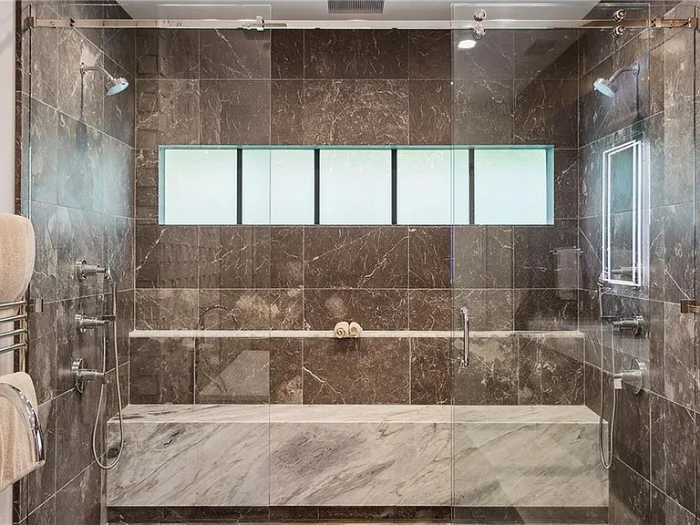 2525 Peachtree Rd NE #32 — Photo 26