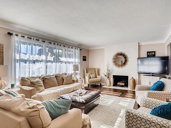 2nd image of 2304 Isalona Ln