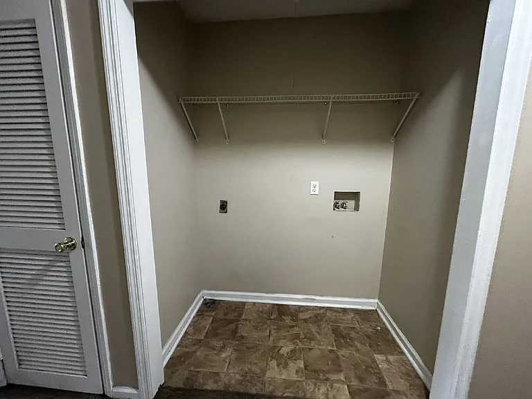 910 Brett Dr #16 — Photo 7