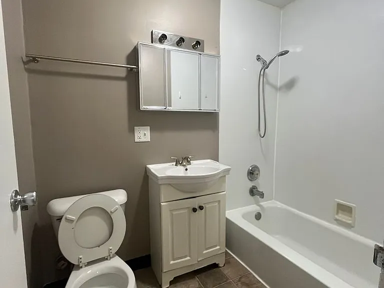 27 N 29 N Dryden Pl — Photo 6