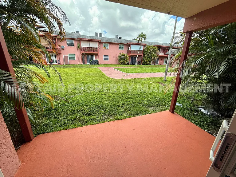 2221 NW 58th Ter — Photo 11