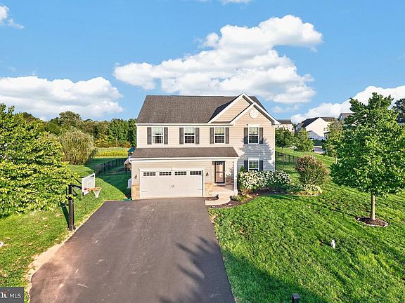 4th image of 15 Blue Ridge Dr