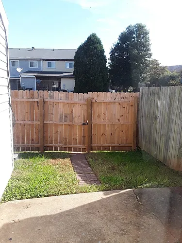 206 Devonshire Rd Photo 1