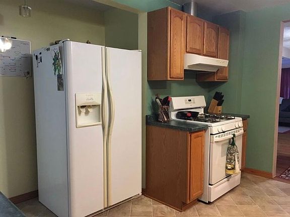 3rd image of 2070 Sugar Loaf Ave