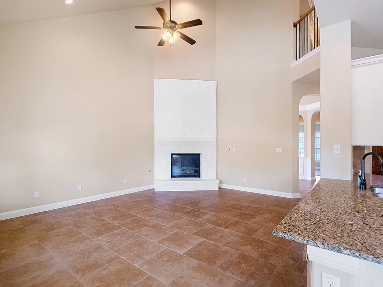2921 Desert Candle Dr — Photo 12