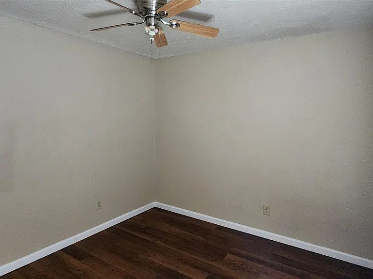 11011 Crenchrus Ct — Photo 8