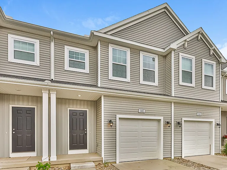 1301 Trailview Ct — Photo 2
