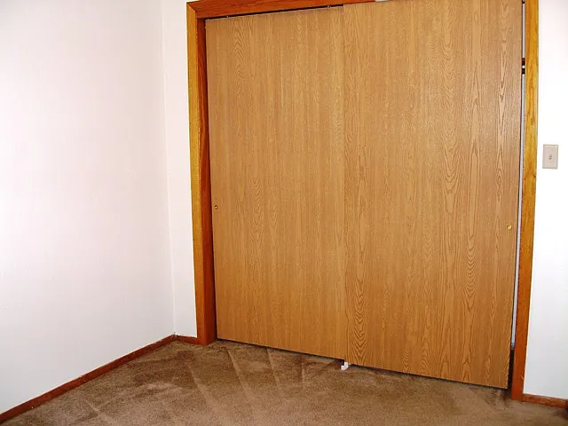 unit 10 bedroom 2 closet_05092017