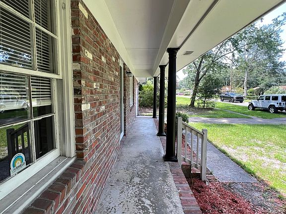 3rd image of 104 Farmhill Dr