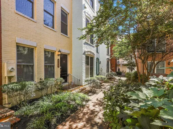 924 4th St SE, Washington, DC 20003