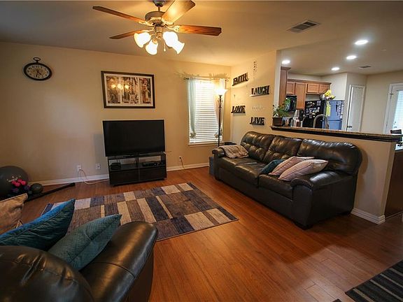 2nd image of 1605 Corn Hill Ln