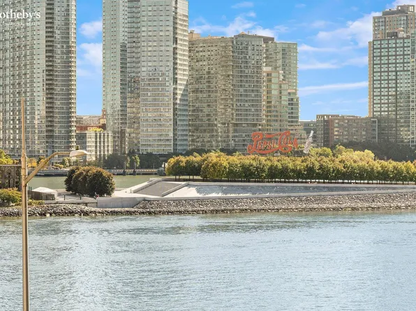 435 East 52nd Street image 20 of 33