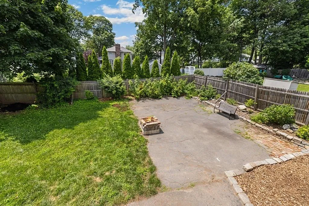 4 bed, 1500 sqft, $3,700 — Photo 4
