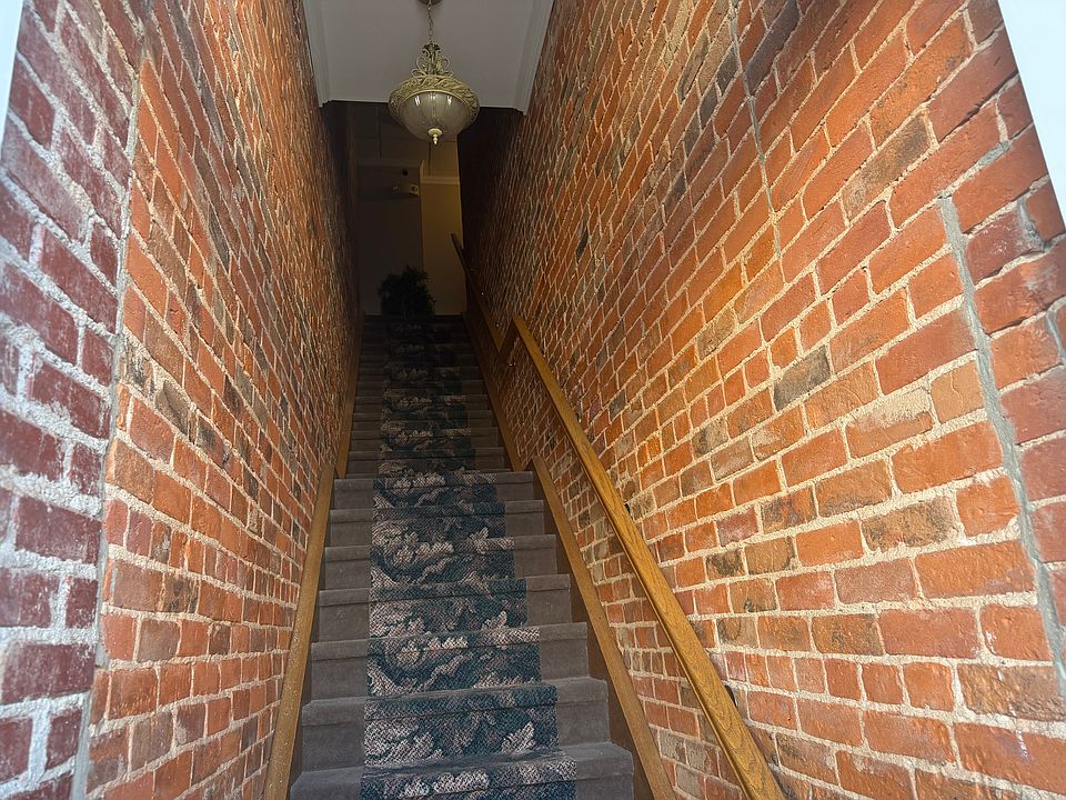1st image of 109 1/2 N Main St #1