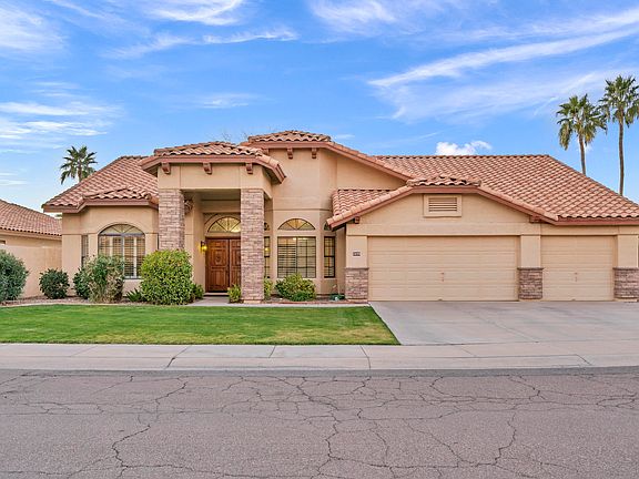 2nd image of 1685 W Honeysuckle Ln