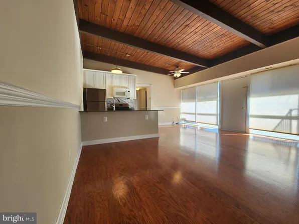 4905 Americana Dr #4905H, Annandale, VA 22003