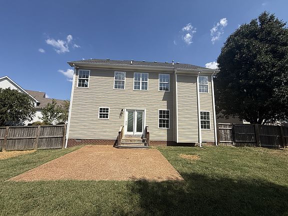 5th image of 3017 Farmville Cir