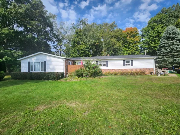 10200 W Lake Rd, Lake City, PA 16423