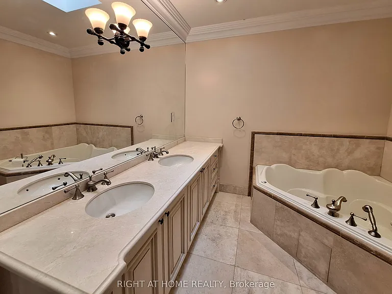 378 Douglas Ave — Photo 25
