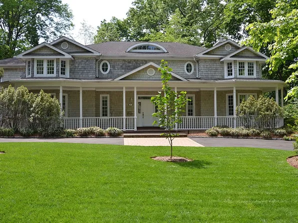 3 Luquer Rd, Manhasset, NY 11030