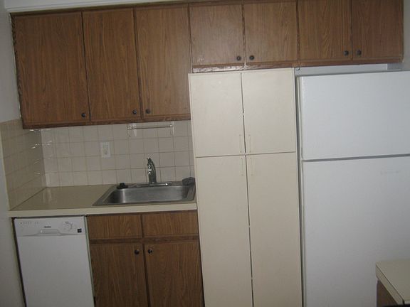 3rd image of 15875 Van Aken Blvd APT 302