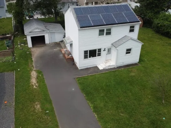 137 Centerton Dr, Parsippany, NJ 07054